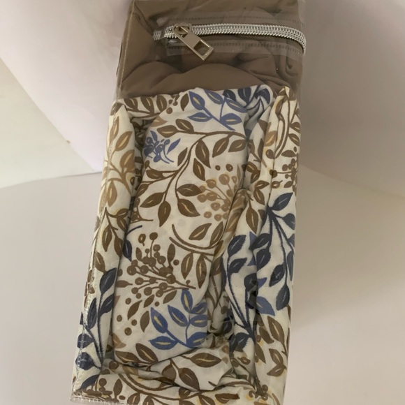 King Six Piece Sheet Set 1800 Deep Pocket Floral Blue - Picture 4 of 5